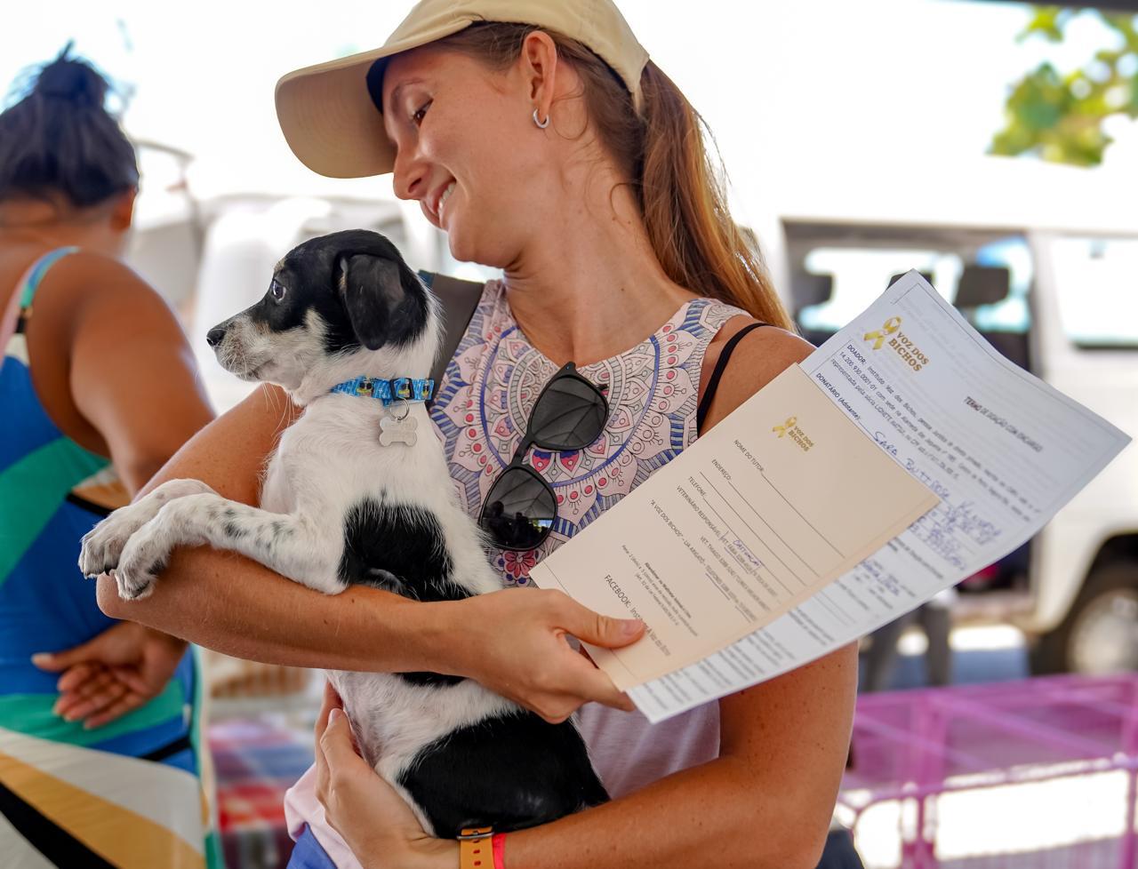 Feira de Adoção da Semac leva amor e esperança a 17 animais