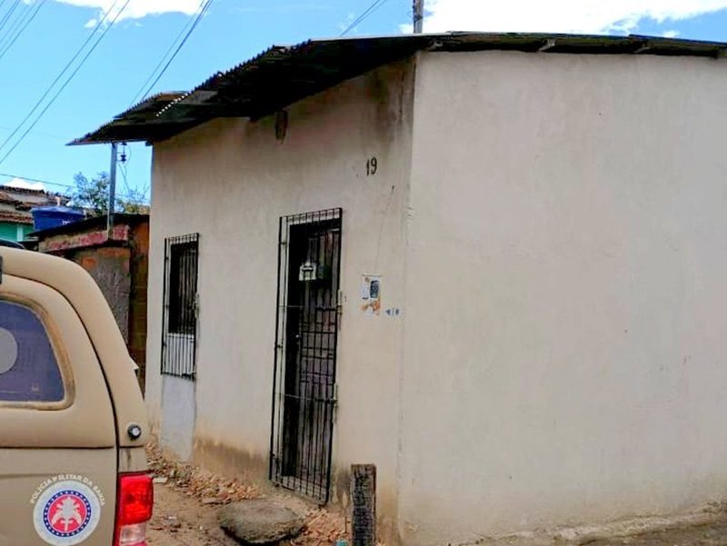 Homem é morto dentro de casa em Itabela; bilhete deixa pista sobre a motivação