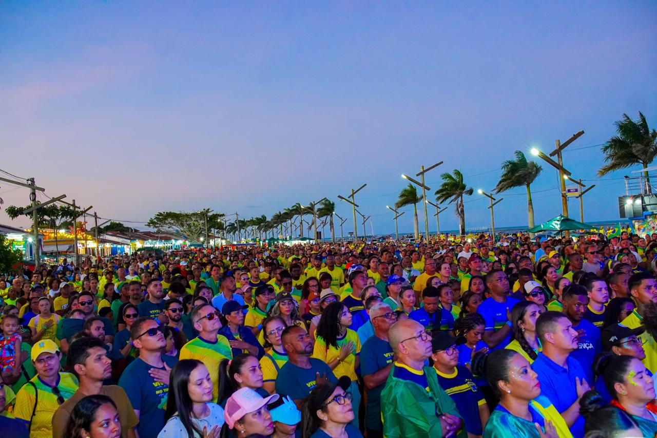 Fé toma ruas de Porto Seguro marcando 526 anos do Brasil com Marcha do Resgate e show da Banda Manancial